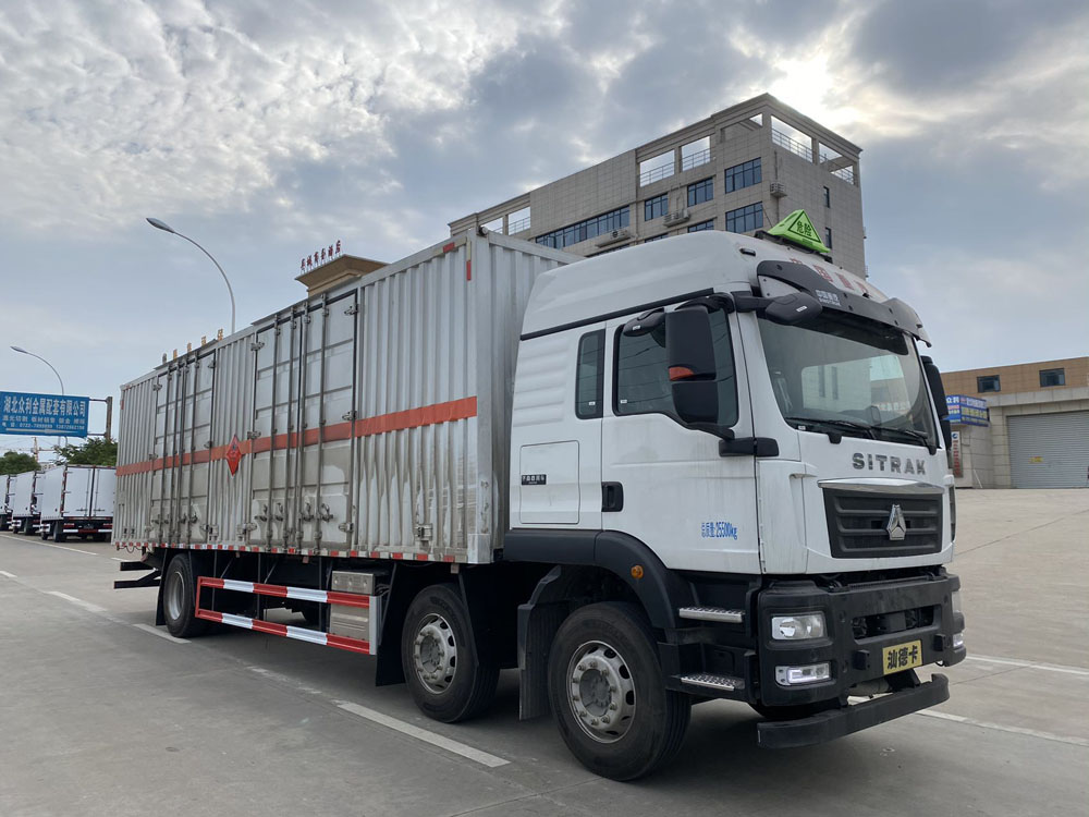 易燃液體廂式運(yùn)輸車，廂式運(yùn)輸車，楚勝汽車集團(tuán)